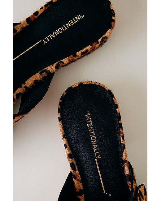 INTENTIONALLY ______ Multicolor Clean Buckle Sandals