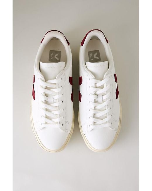 Veja Red Campo Trainers