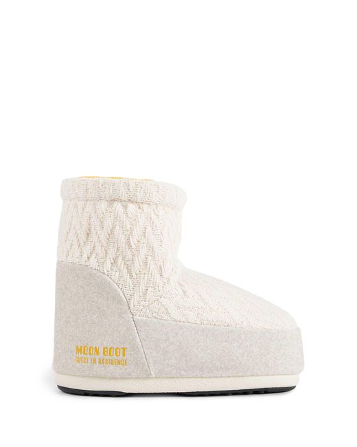 Moon Boot White Guest