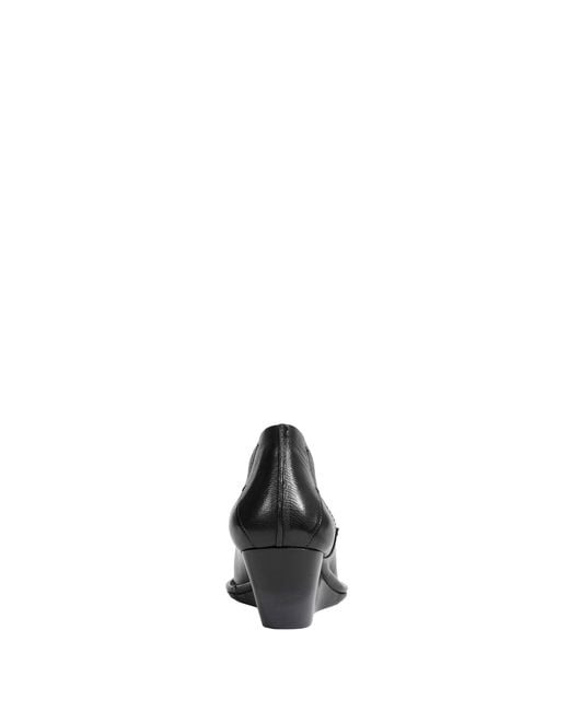 Capasa Black Low-Cut Leather Ankle Boots
