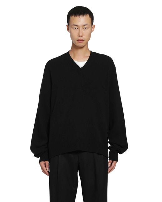 SALON C. LUNDMAN Black Medium Gauge V-Neck Sweater for men