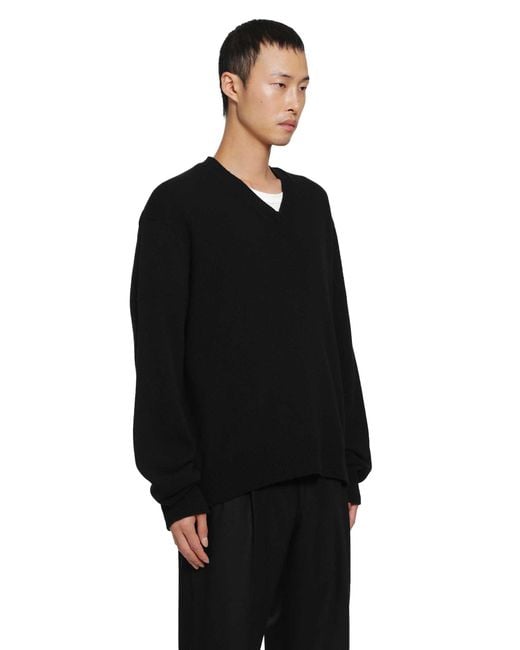 SALON C. LUNDMAN Black Medium Gauge V-Neck Sweater for men