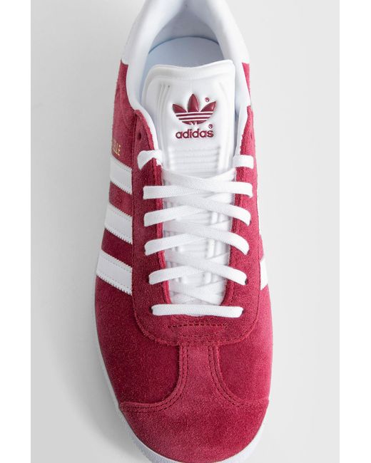 Red sale sneakers adidas