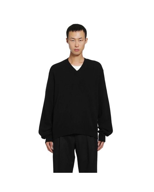 SALON C. LUNDMAN Black Medium Gauge V-Neck Sweater for men