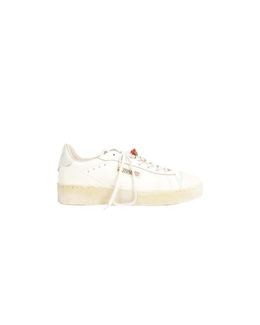 Autry White Dallas Low Super Vintage Sneakers for men