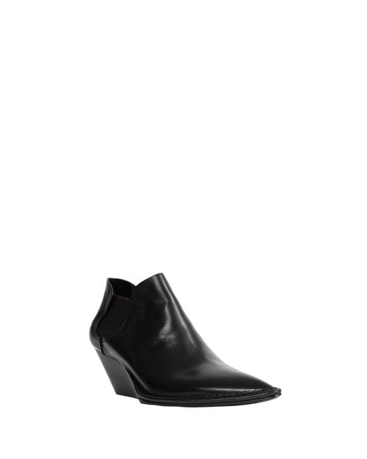 Capasa Black Low-Cut Leather Ankle Boots