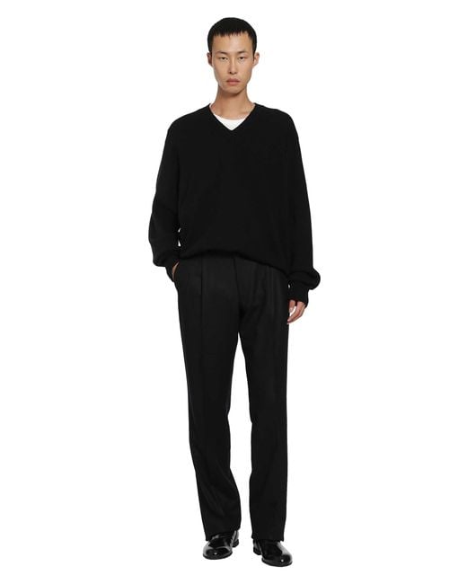 SALON C. LUNDMAN Black Medium Gauge V-Neck Sweater for men