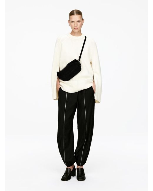 ARKET White Umhängetasche Aus Veloursleder