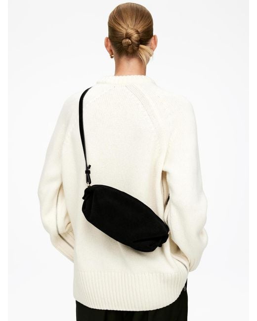 ARKET White Umhängetasche Aus Veloursleder