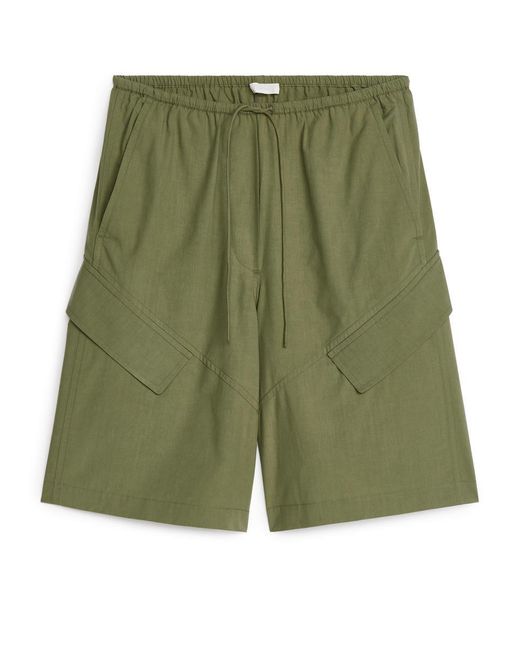 ARKET Green Lockere Shorts