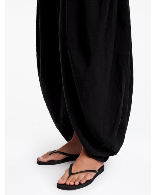 ARKET Black Sleepers Tapered Flip Flops