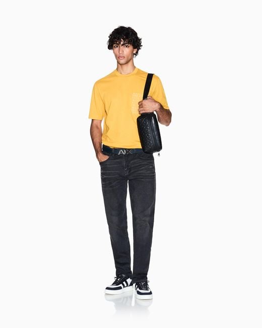 ARMANI EXCHANGE T-Shirt Im Regular Fit Mit Logotasche in Yellow für Herren