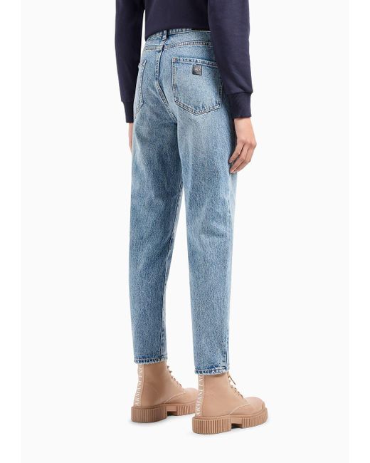 Jeans J16 Boyfriend Fit Cropped In Denim Washed di Armani Exchange in Blue