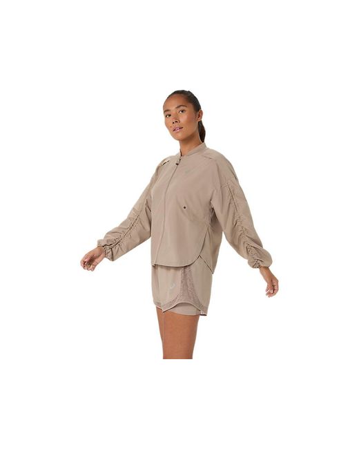 Asics Nagino Run Adjustable Jacket in het Natural