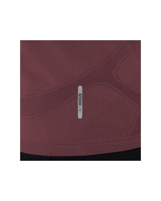Road Seamless Ss Top di Asics in Red