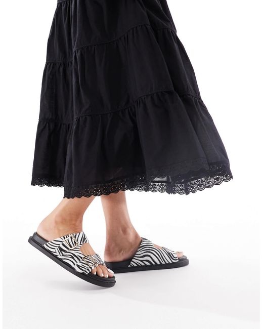 London Rebel Black – sandalen mit zebraprint und schnallendetail