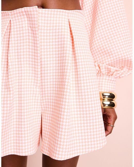 Bermuda d'ensemble habillé à taille haute à imprimé pied-de-poule - et blanc ASOS en coloris Pink
