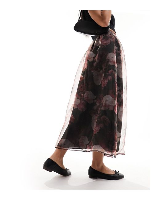 Falda larga con estampado floral extragrande Miss Selfridge de color Black