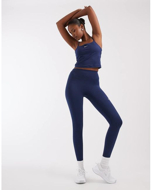 Nike One in het Blue