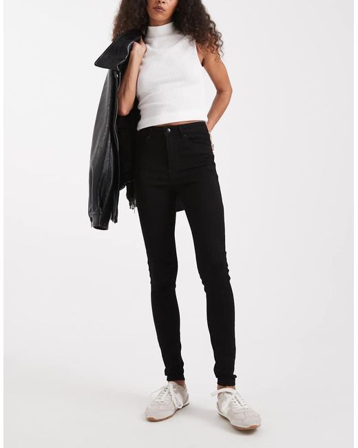 Vaqueros Negros De Corte Pitillo Y Talle Alto Sophia De Vero Moda de color Black
