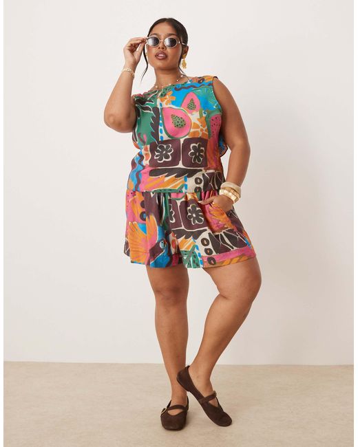 Curve - top d'ensemble à imprimé carnaval et dos ouvert avec liens ASOS en coloris Red