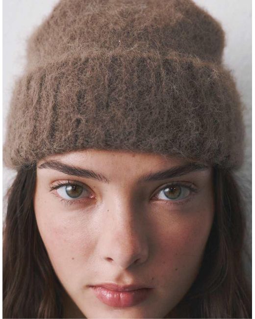 Pull&Bear Korte Gebreide Beanie in het Brown