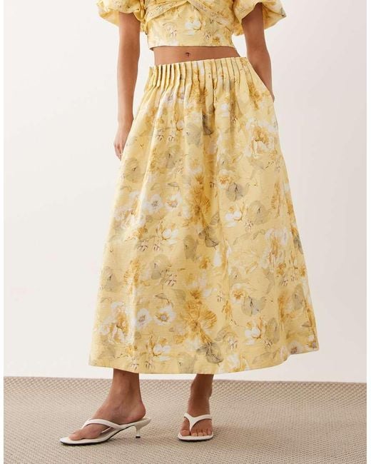 Y.A.S Natural Voluminous Midi Skirt