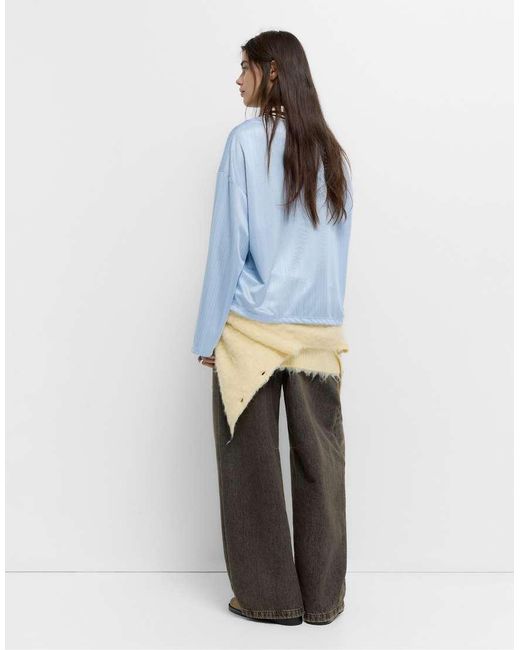 T-Shirt Stile Calcio Medio Con Stelle di Pull&Bear in Blue