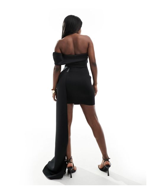 Vestido corto asimétrico con diseño estructurado y detalle ASOS de color Black