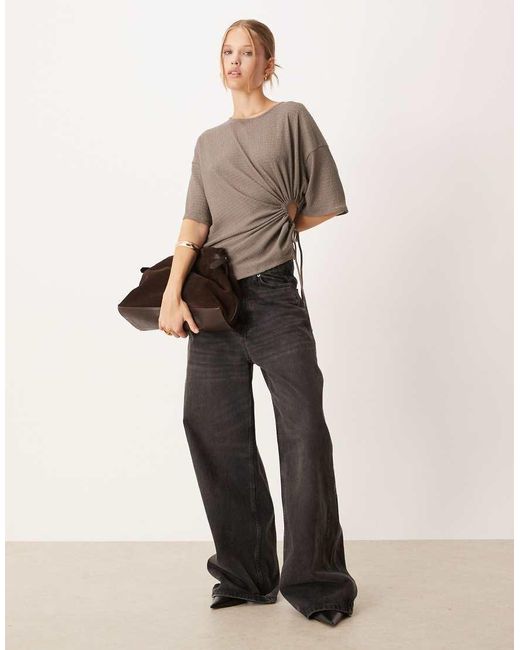 T-Shirt Testurizzata Color Mocha Con Coulisse di ASOS in Gray