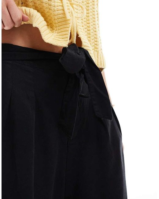 Vero Moda Losse Short Met Hoge Taille En Strikdetail in het Black