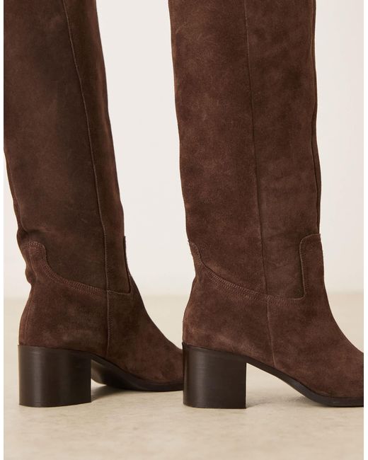 Clyde - bottes montantes à enfiler en daim avec bout rond - chocolat ASOS en coloris Natural