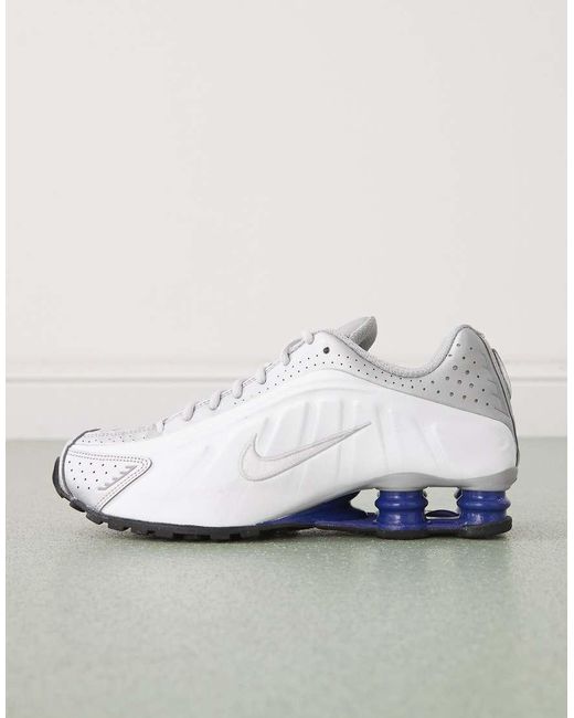 Nike White Shox R4 Trainers
