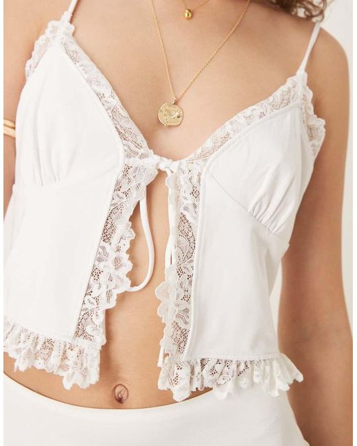Top Sinuoso Allacciato Sul Davanti Con Finiture di ASOS in White