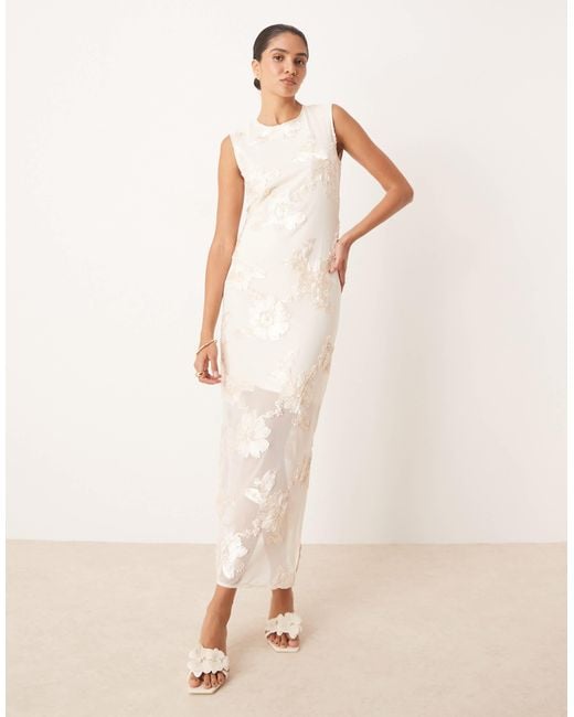 Robe mi-longue à fleurs appliquées et ourlet transparent - crème Y.A.S en coloris Natural