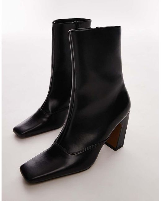 Botines Negros Con Tacón Grueso En Ángulo Nyla De TOPSHOP de color Gray