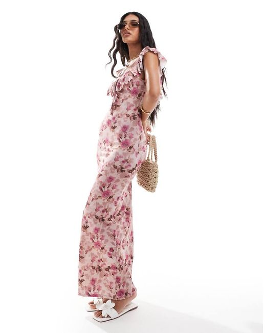 ASOS Nette Maxi Jurk Met Ruches, Keyhole-Detail En Fijne Bloemenprint in het Red