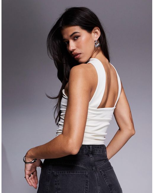Top bandeau avec encolure façon foulard - beurre ASOS en coloris Gray