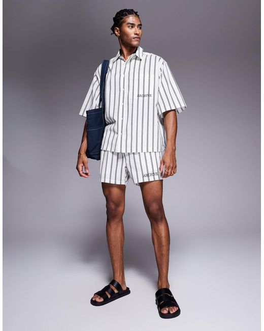 Chemise d'ensemble oversize coupe carrée avec broderie sur la poitrine et rayures - blanc ASOS pour homme en coloris Gray