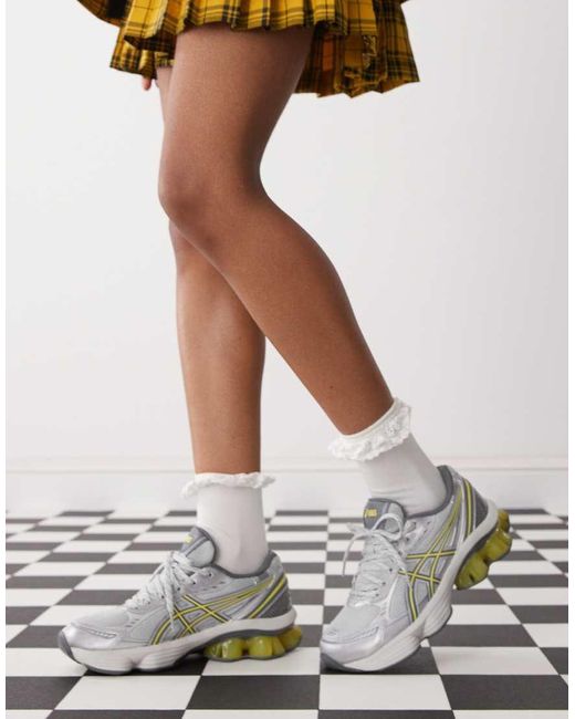 Gel-Kinetic Fluent di Asics in White