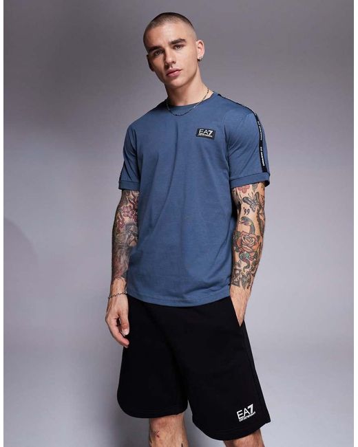 Camiseta Gris Oscuro Con Detalle De Cinta Del Logo De Armani EA7 de hombre de color Blue