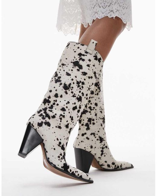 Botas De Tacón De Estilo Wéstern Con Estampado De Vaca De Cuero Premium Remy De TOPSHOP de color White