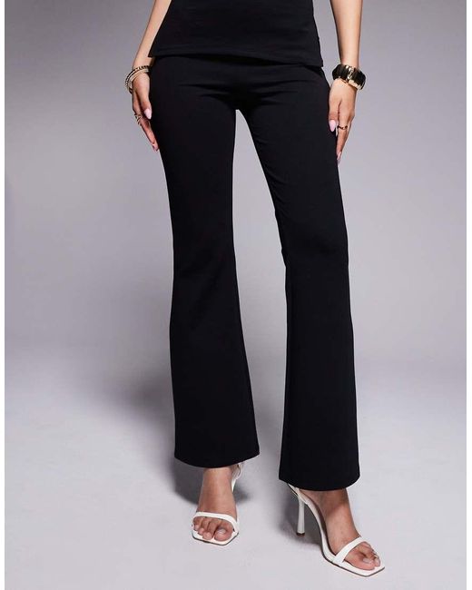 Pantaloni A Zampa Neri di ASOS in Blue
