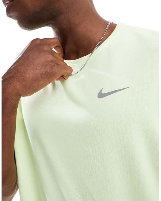 Nike Miler in het Green voor heren