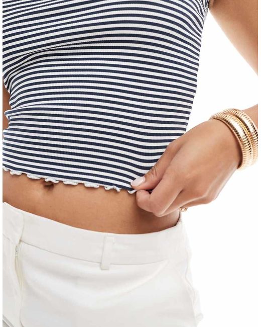 Top A Maniche Corte A Righe E A Coste Con Finiture di Miss Selfridge in Multicolor