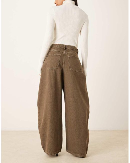 Vaqueros De Corte Herradura Extragrande De ASOS de color Natural