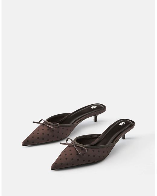 Mules à talons à pois Pull&Bear en coloris White