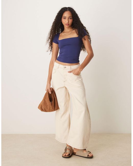 Free People Blue – clean lines – knapp geschnittenes t-shirt