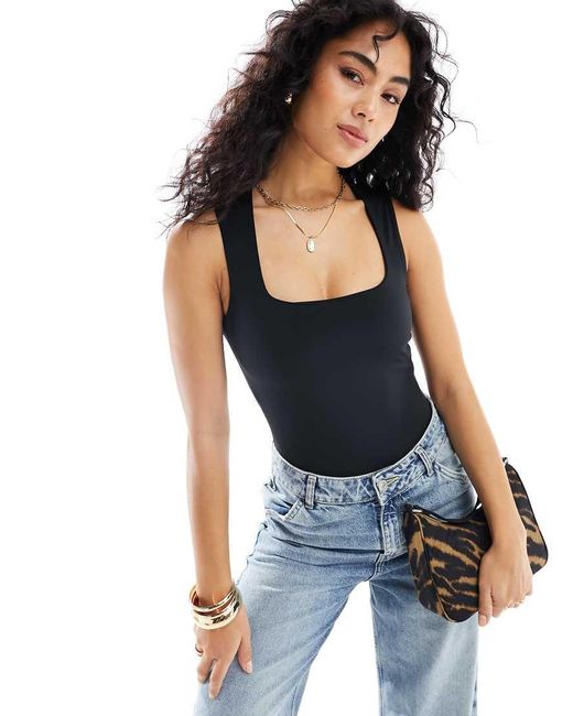 Body Aderente Con Scollo Squadrato di New Look in Black