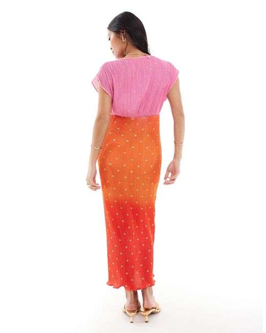 Vestido semilargo naranja efecto atardecer plisado con estampado Never Fully Dressed de color Red